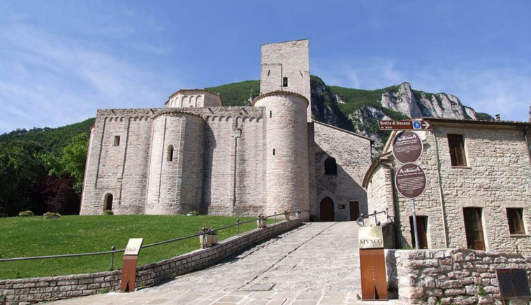 Abbazia di San Vittore alle Chiuse